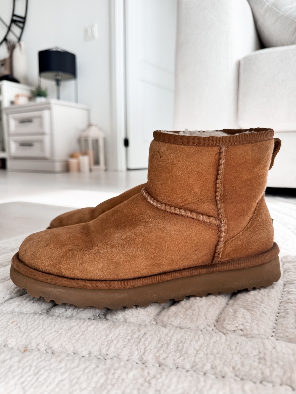 UGG Chestnut Classic Mini - Picture 2 of 8